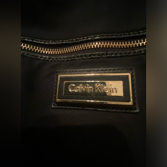 Calvin Klein - Picture 2 of 9